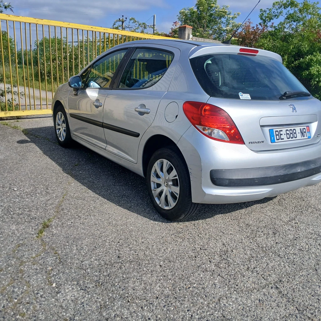 PEUGEOT 207 - Photo 2